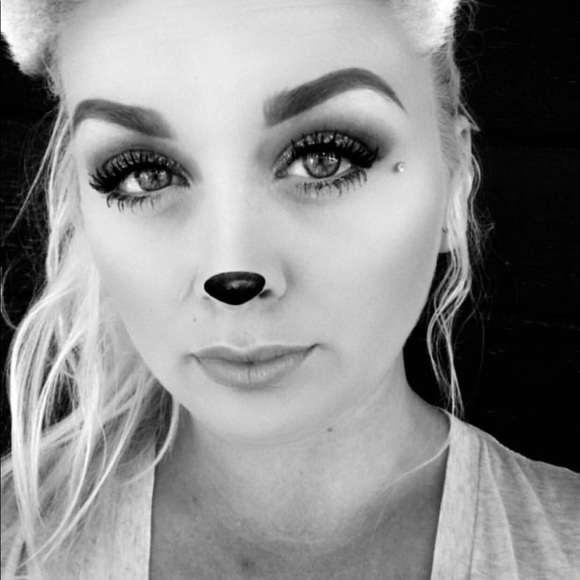 Meet your Posher, Paige!! ❤️❤️❤️🤙🏼🤙🏼 - Picture 3 of 4