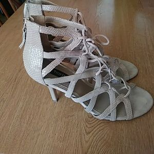 White house/Black market shoes
