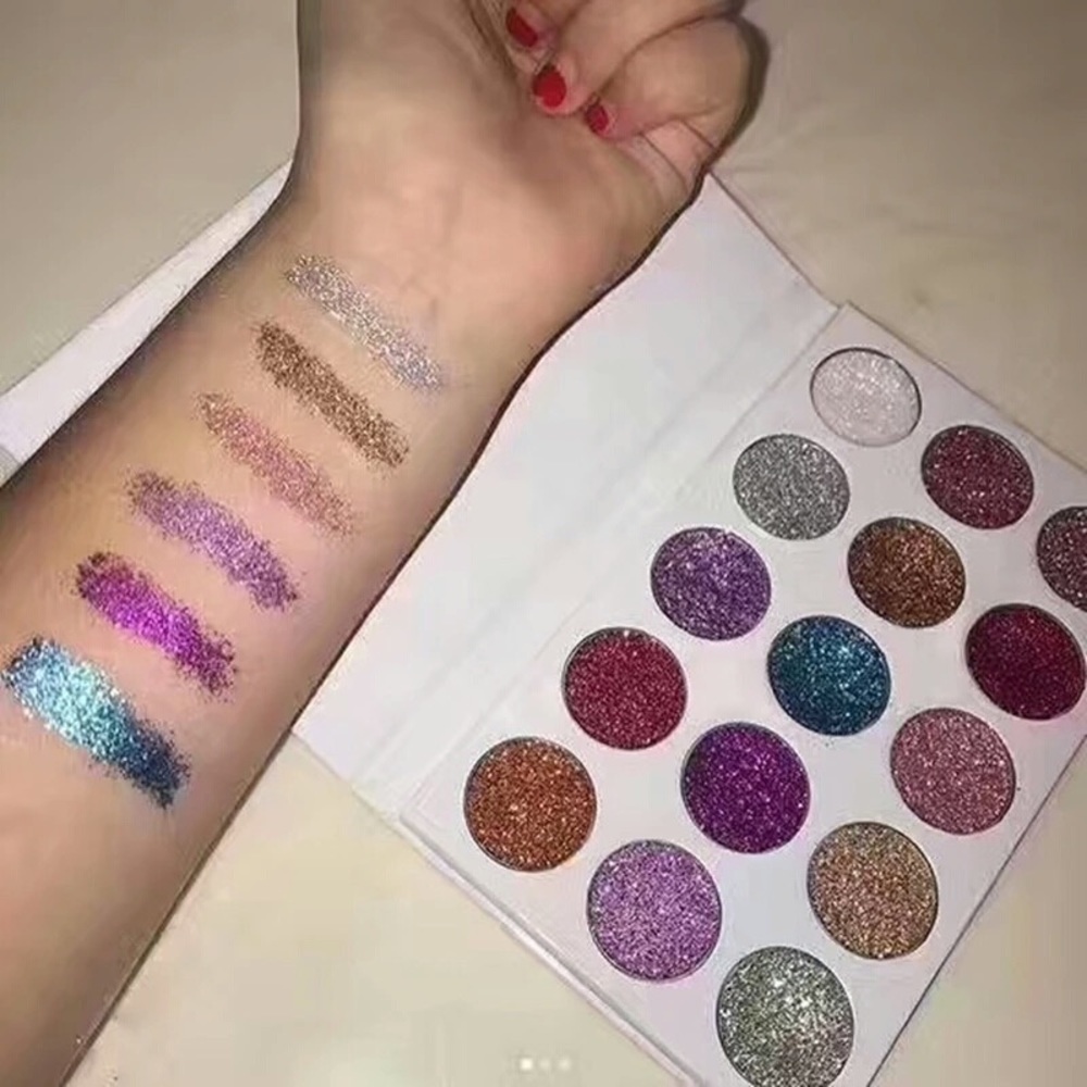 Make up pallet and brushes