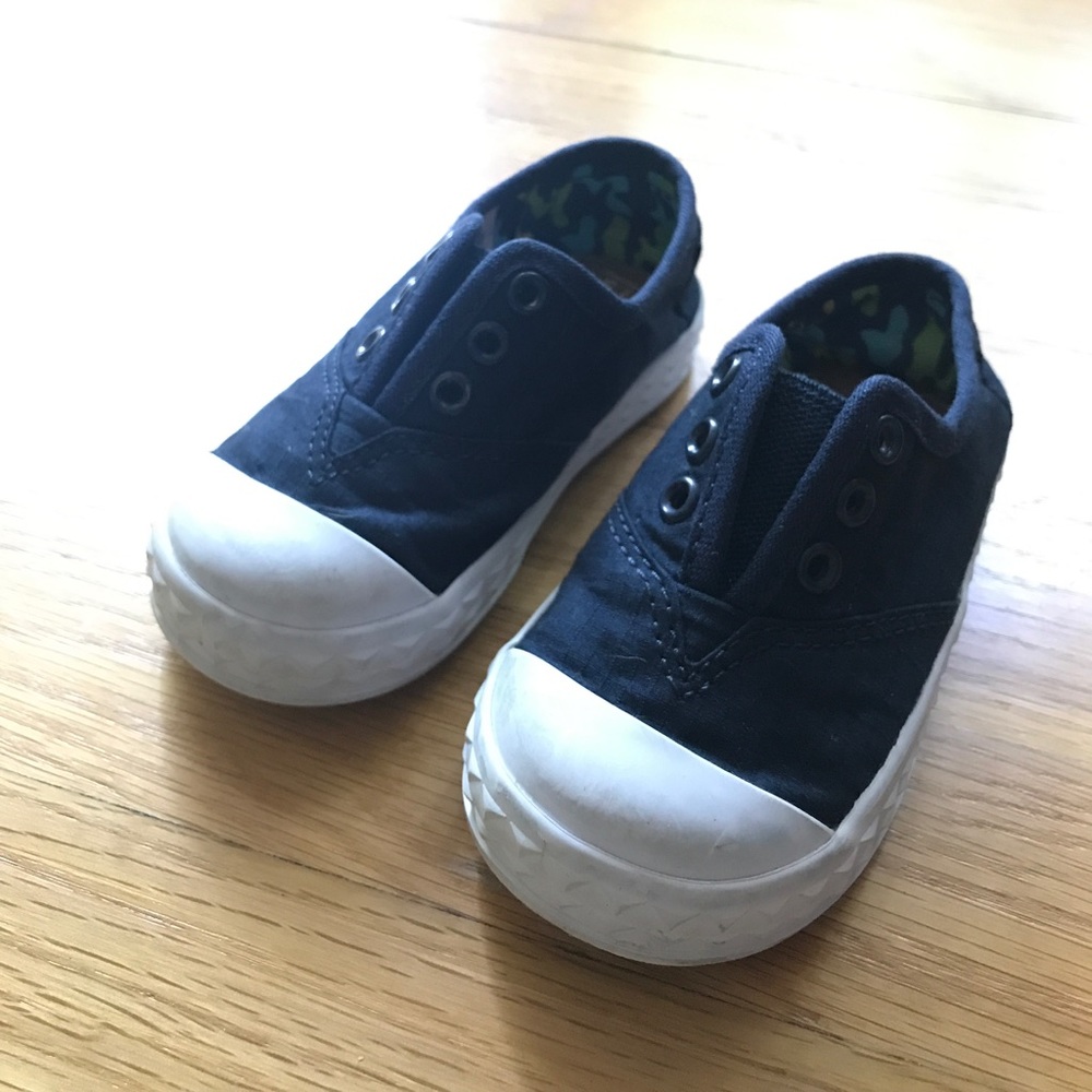 Navy blue toddler Toms