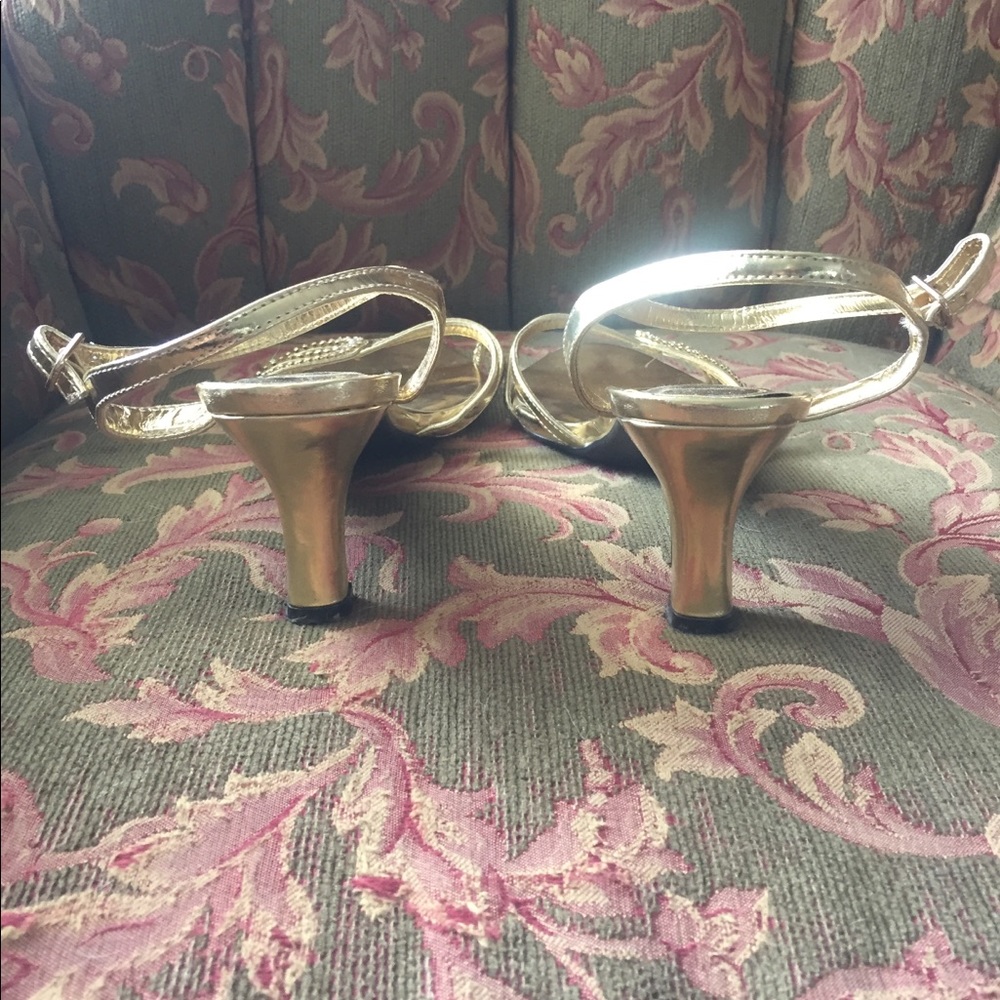 Shoes - Picture 2 of 3