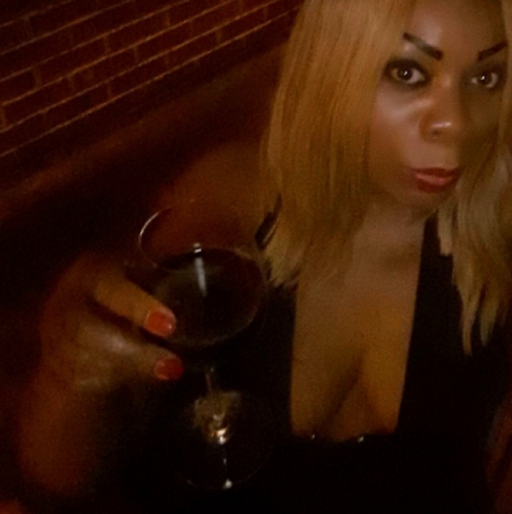 Meet your Posher, Crystal