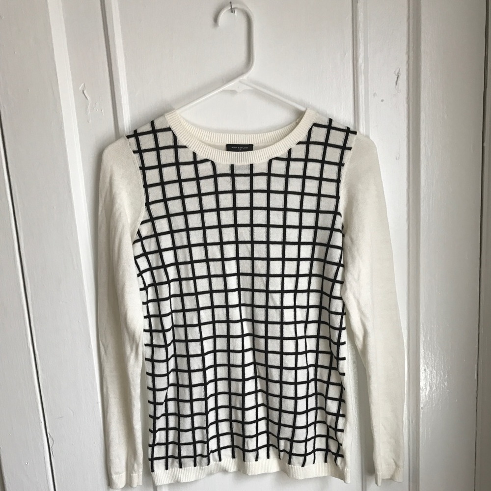 Ann Taylor black and white pattern sweater