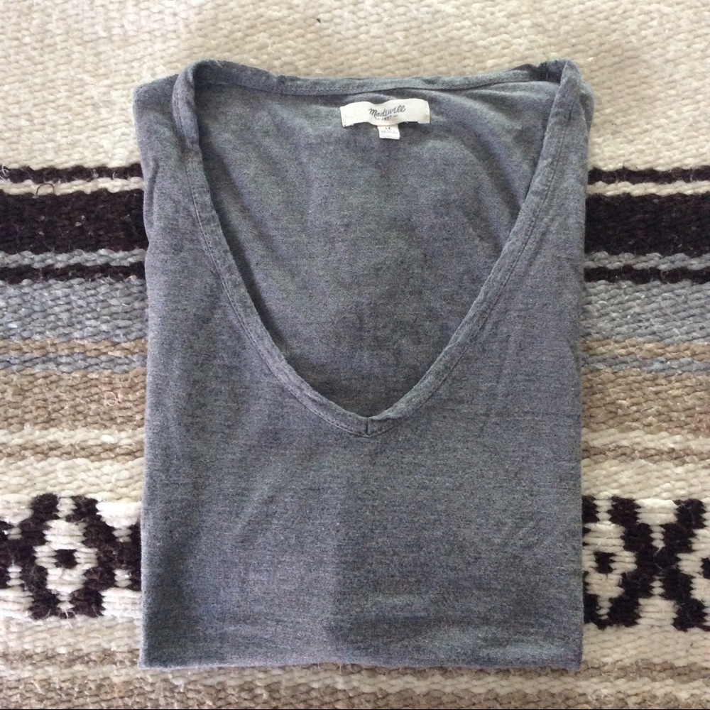 Madewell v-neck gray t-shirt