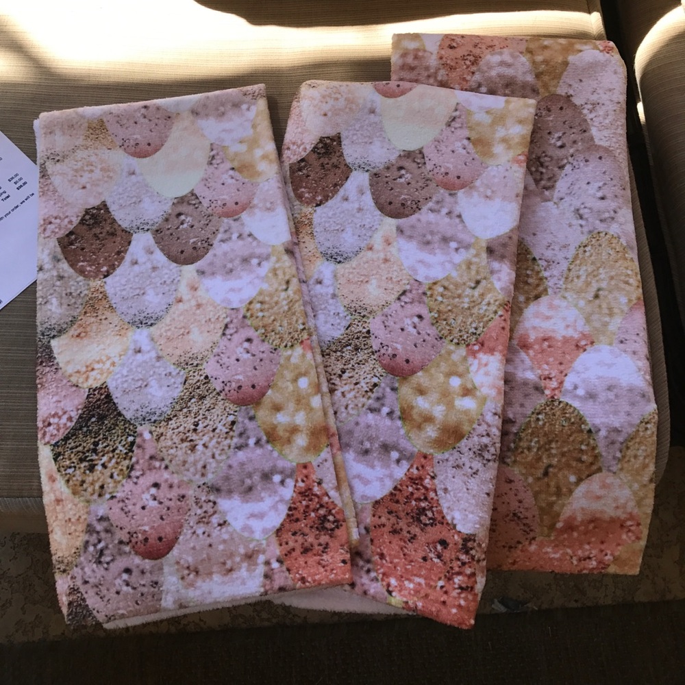 New w/ receipt hand/bath towels