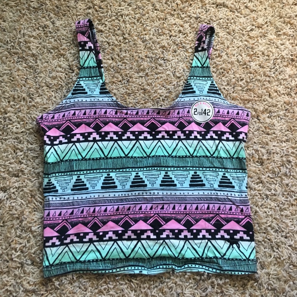 NWT VS PINK crop top🎉