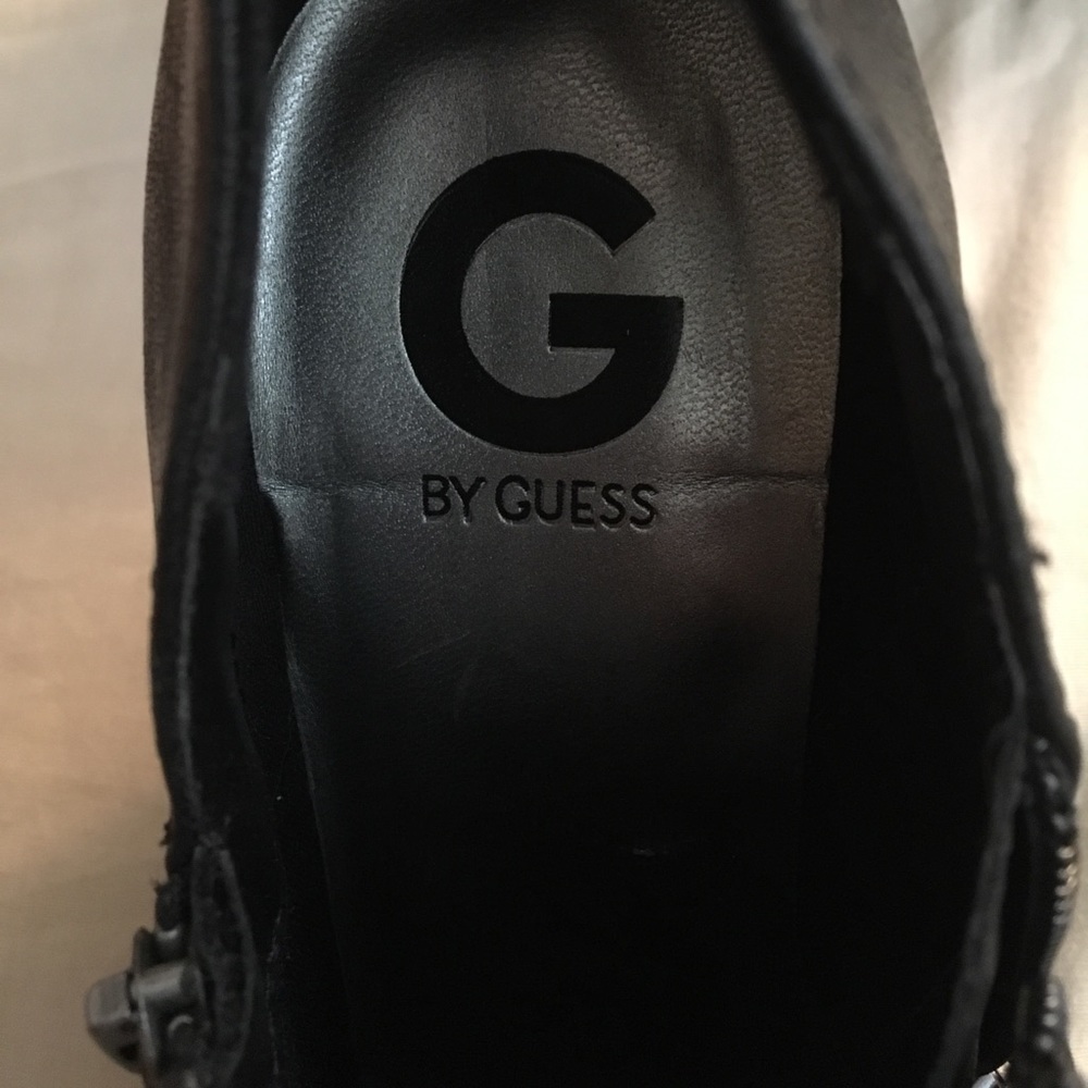 💖 Guess Faux Leather Booties! - Picture 2 of 4