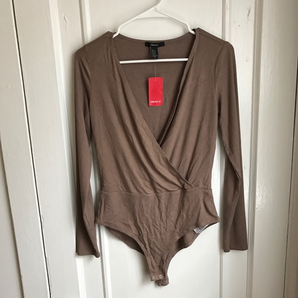 NEW WITH TAGS Forever 21 taupe bodysuit