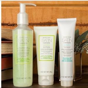 MARY KAY SATIN HANDS SET!!!