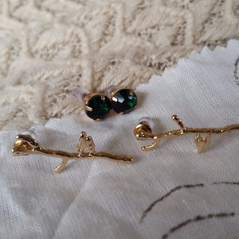 Golden Branches and Green Stud Earring Set - Picture 3 of 8