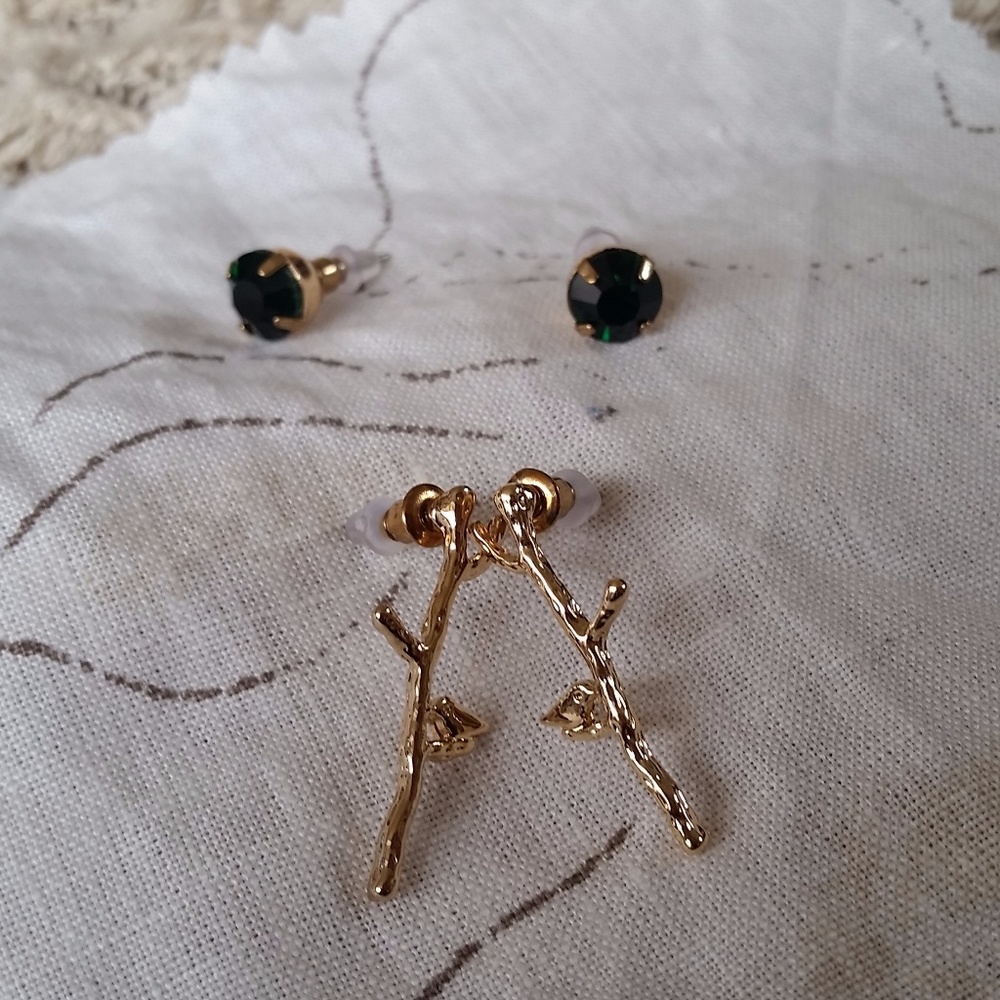 Golden Branches and Green Stud Earring Set - Picture 2 of 8