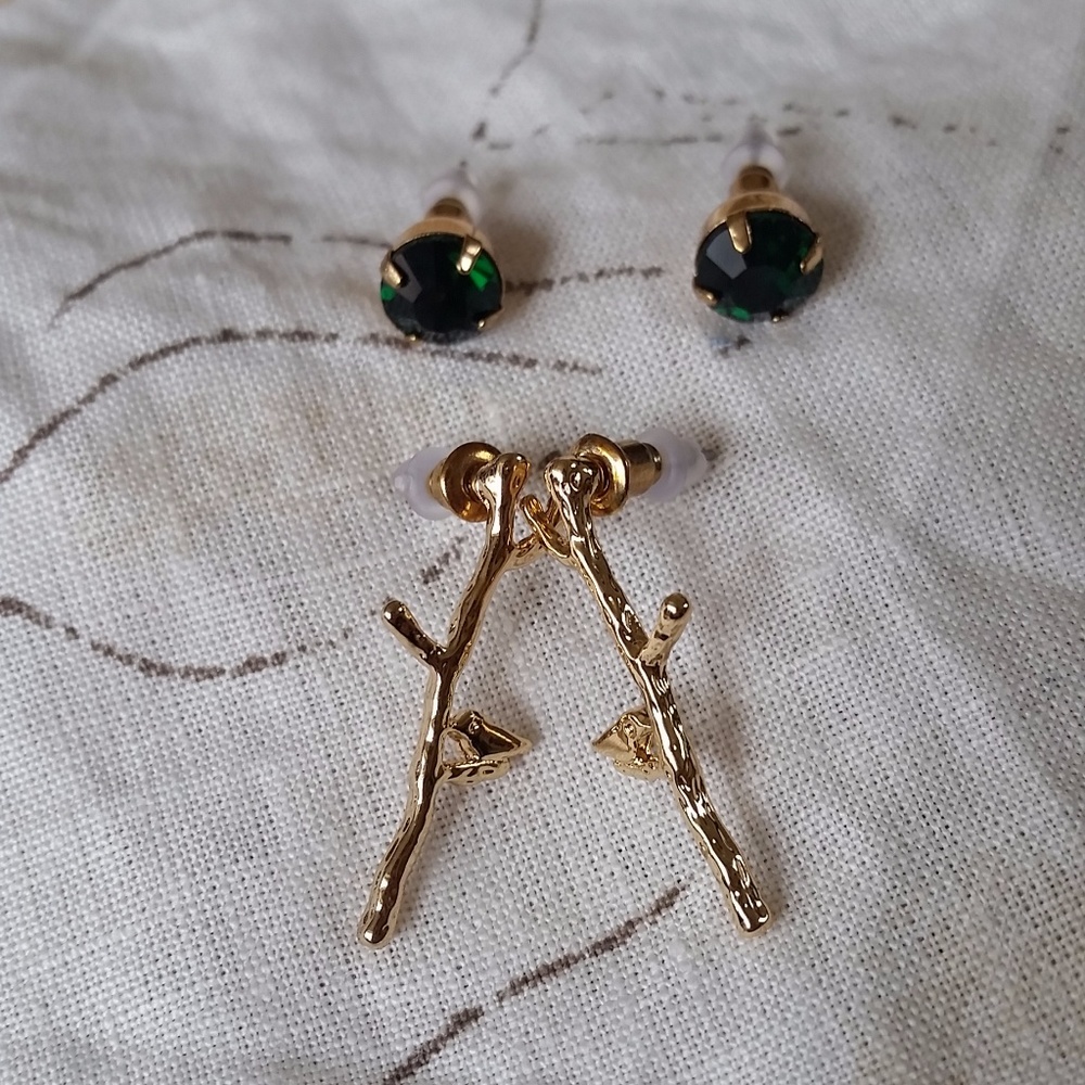 Golden Branches and Green Stud Earring Set - Picture 4 of 8