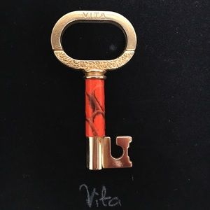 Vita Fede Key Chain