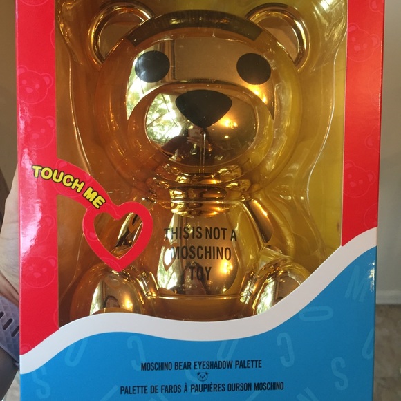 moschino teddy bear eyeshadow palette