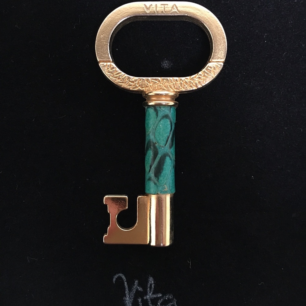 Vita Fede Key Chain