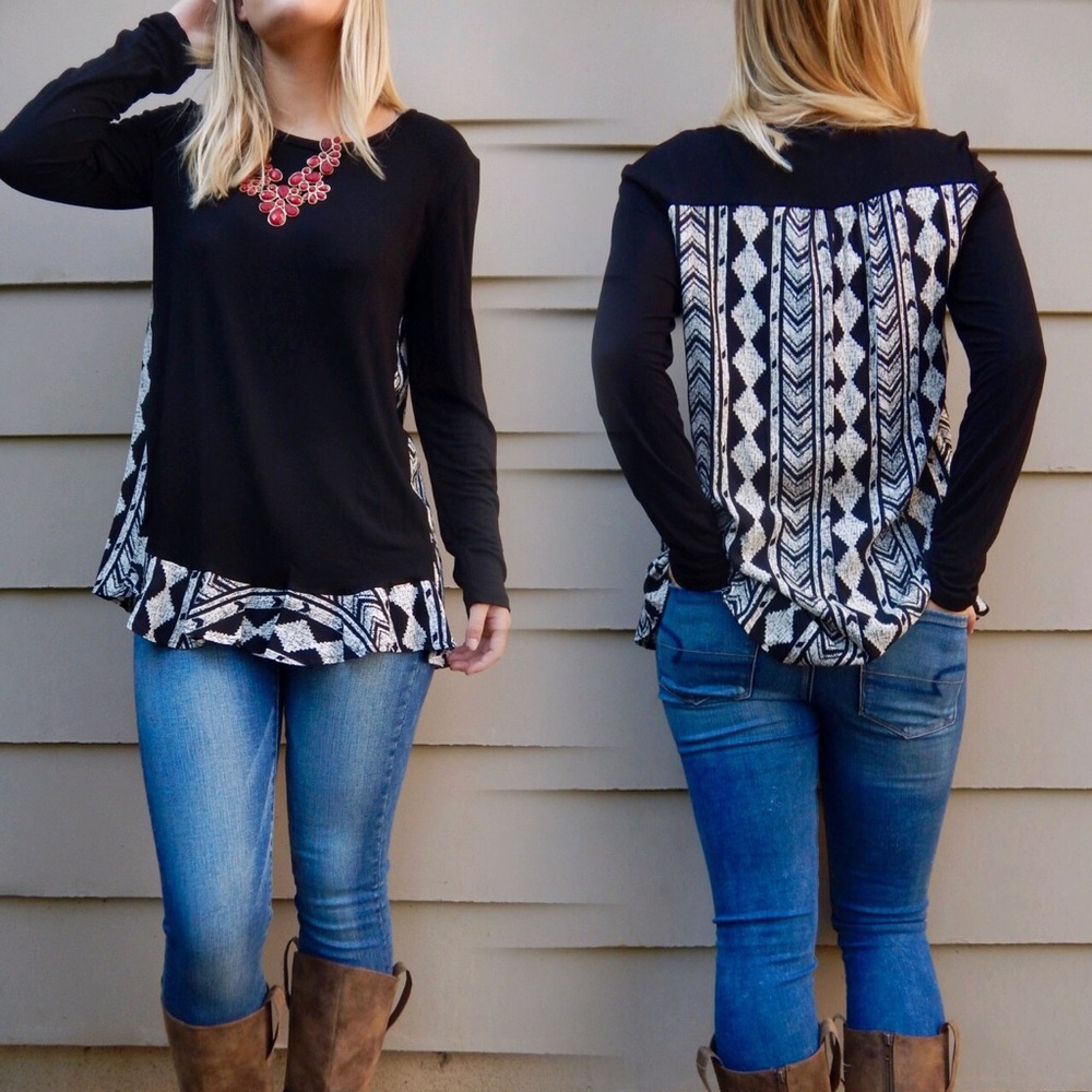 💥Boutique Closing💥 Printed long sleeve swing top