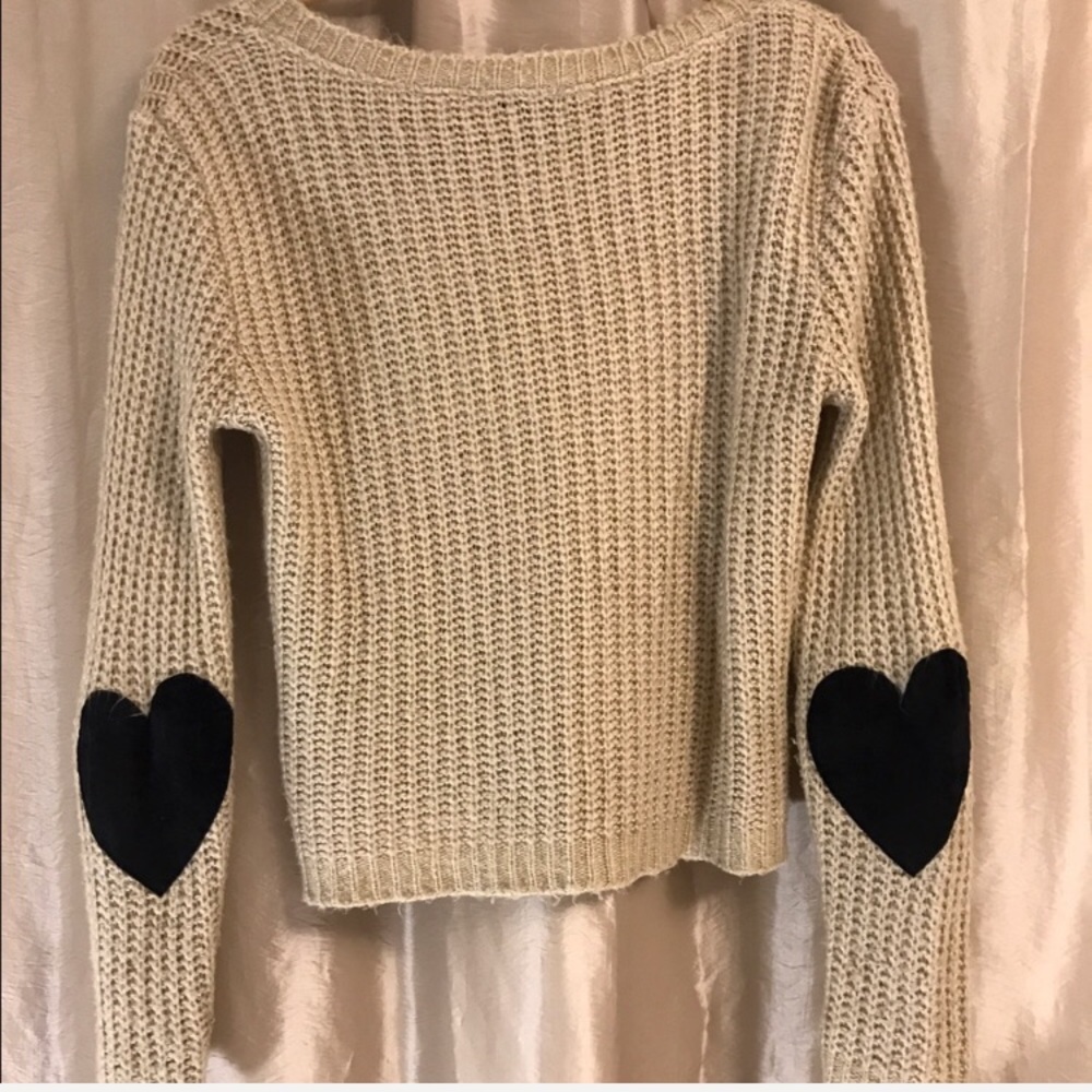 Cropped sweater with heart elbow patches