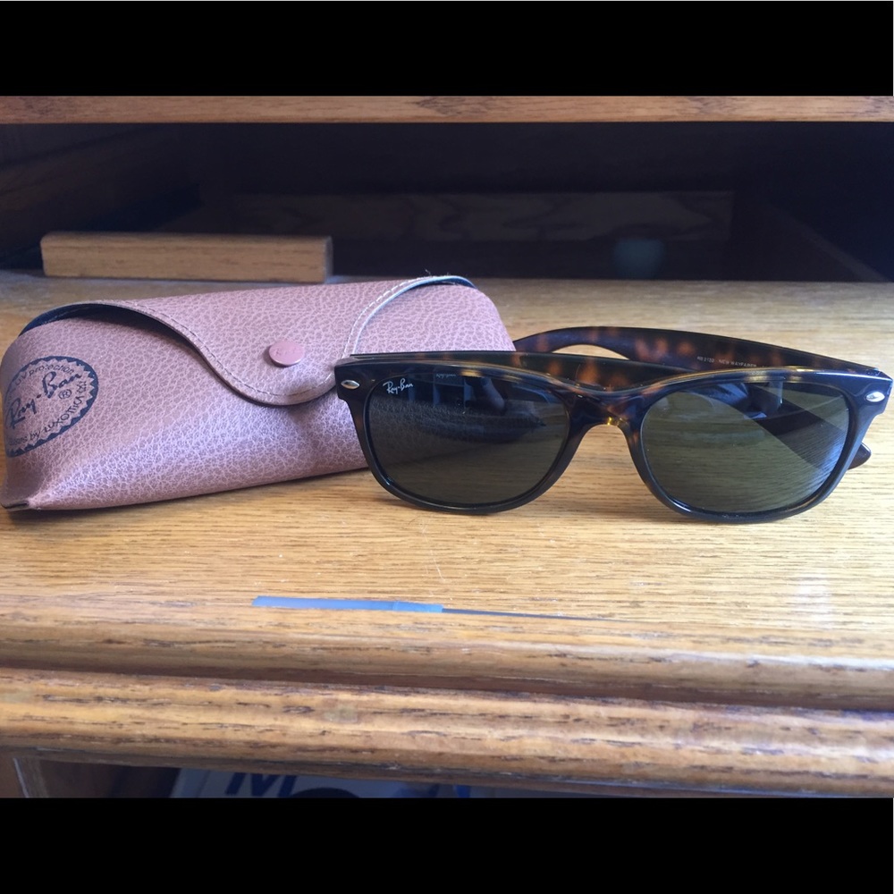 Authentic New Wayfarer Raybans