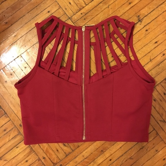 ✔️SOLD✔️Red Cage Detail Crop Top - Picture 2 of 4