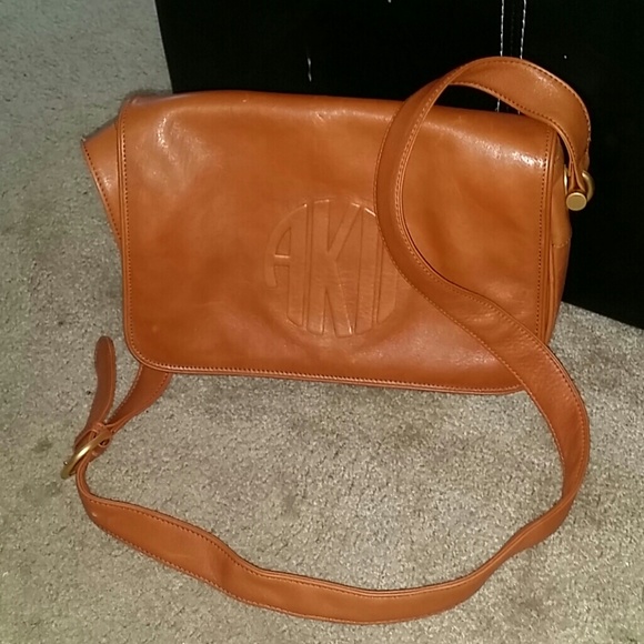 AKII crossbody bag. - Picture 1 of 4