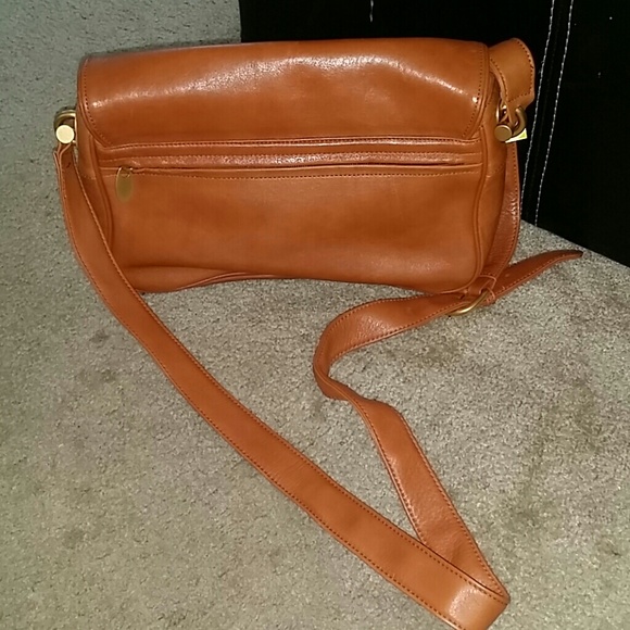 AKII crossbody bag. - Picture 2 of 4