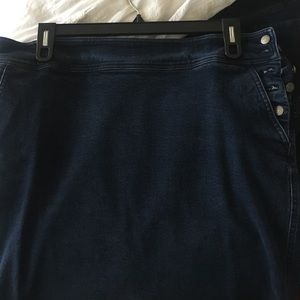 On trend mini jeans skirt