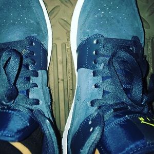 Meet your Posher, Tay