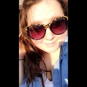 Meet your Posher, Rebecca