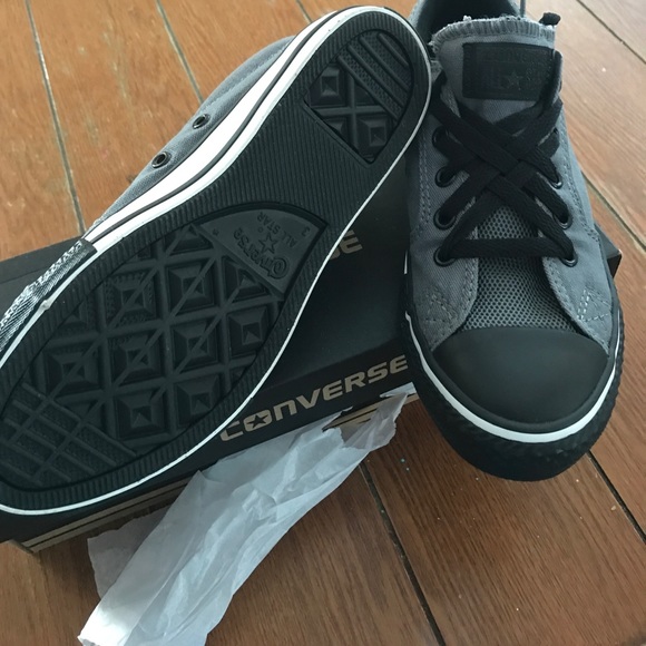Youth converse shoes - Picture 2 of 6