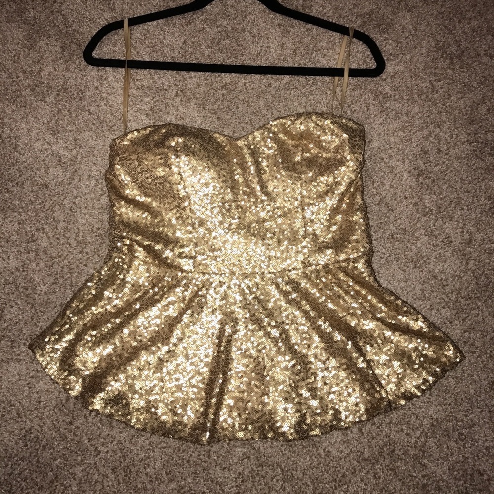 Strapless top