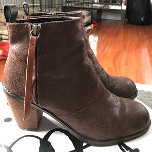 Dolce Vita booties