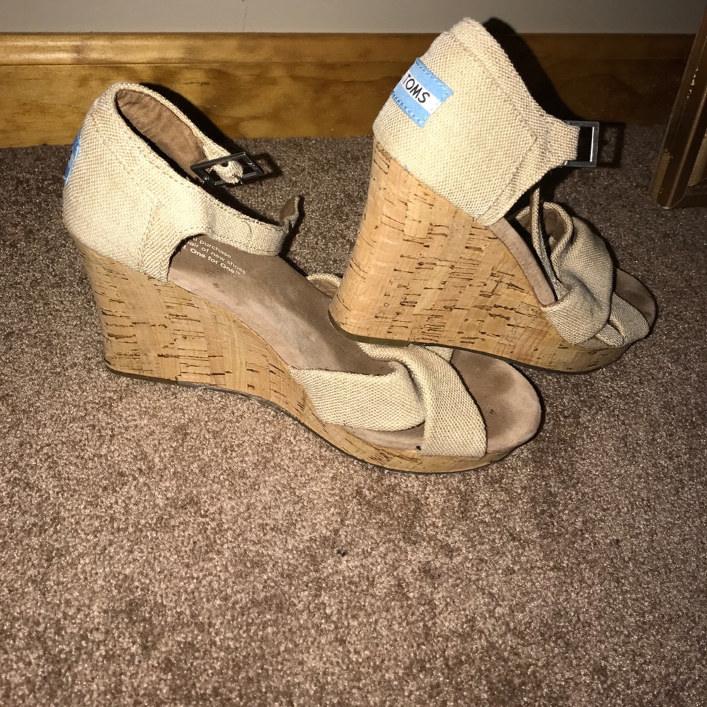 Toms wedges