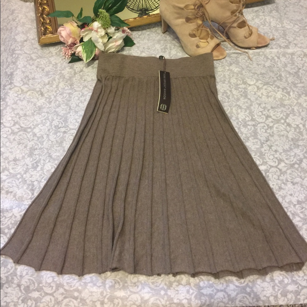 Brand new skirt