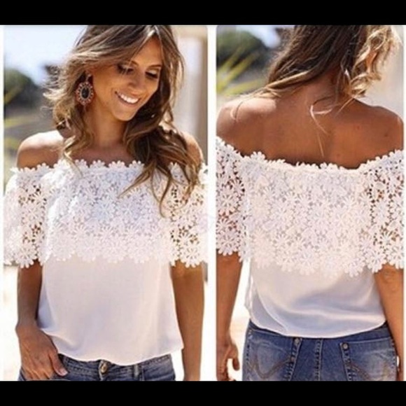 Tops - 💋 Blouse with Lace Collar
