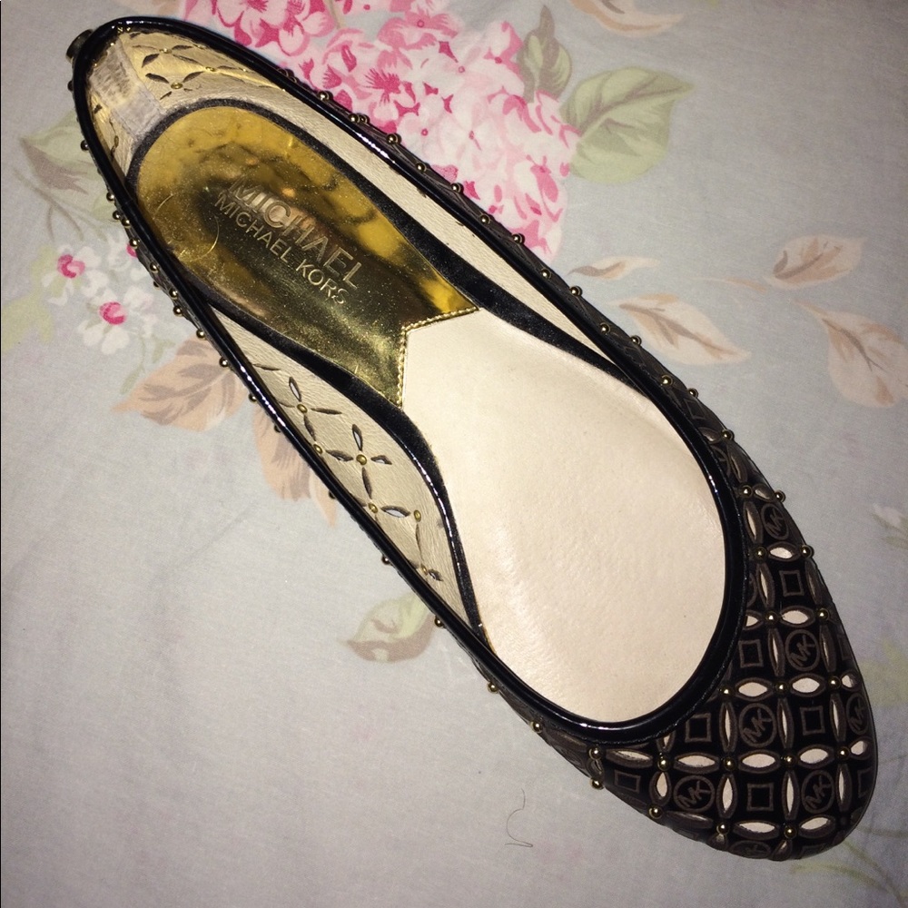 🔥Michael Kors Gold Studded Leather Flats🔥