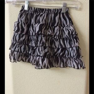NWT Black and white ruffled skirt for girls