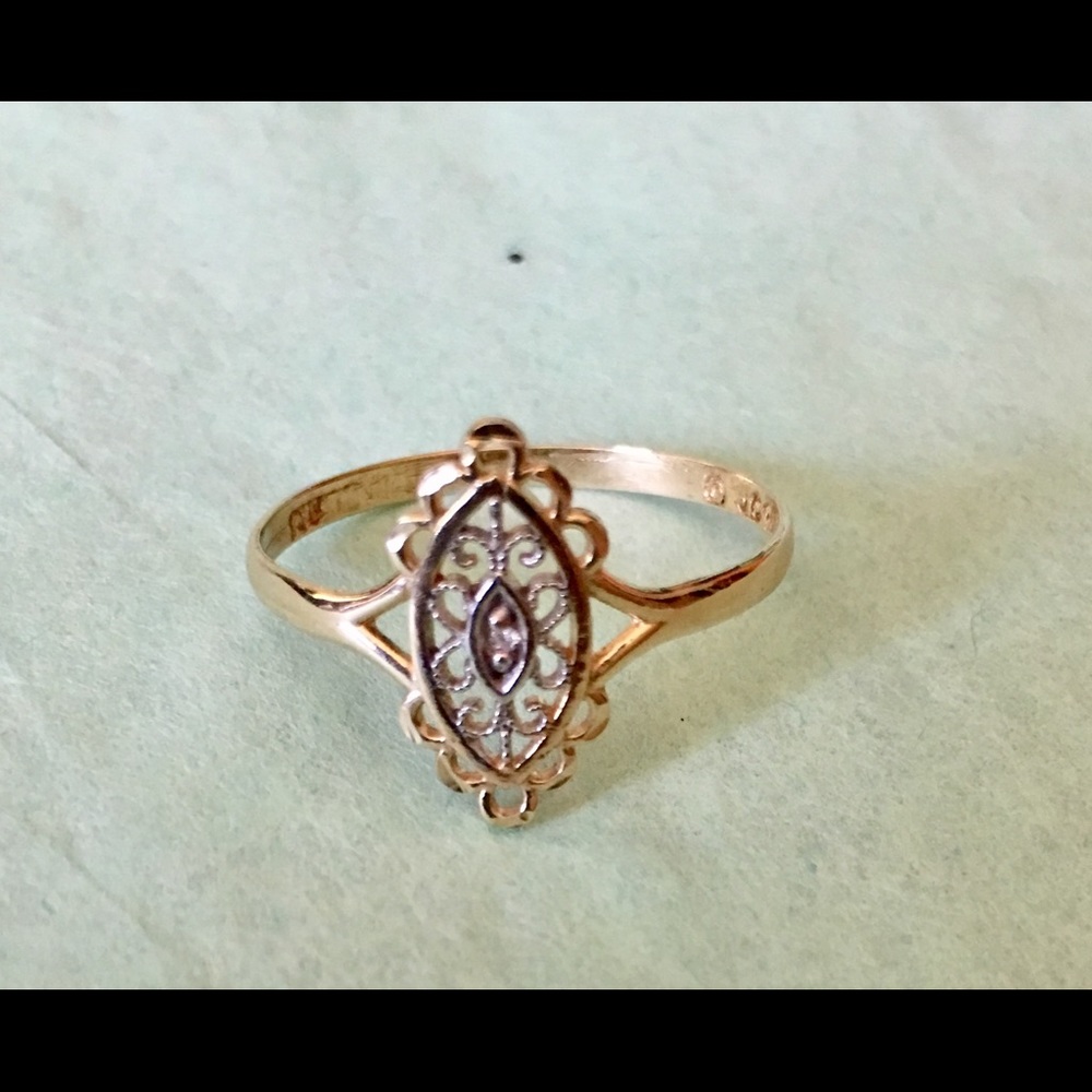 💕SOLD💕10K Solid Gold Filgiree Diamond Ring 6