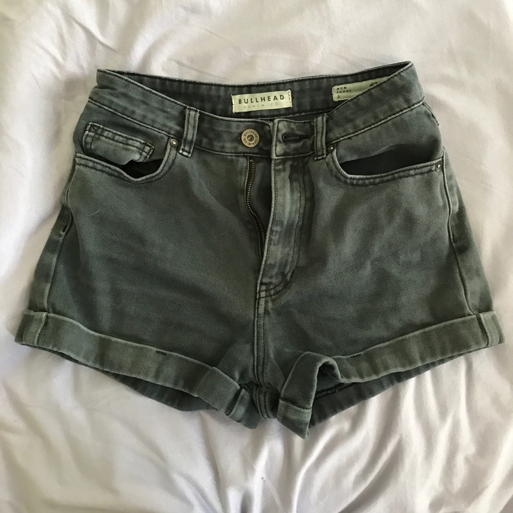 dark grey bullhead shorts