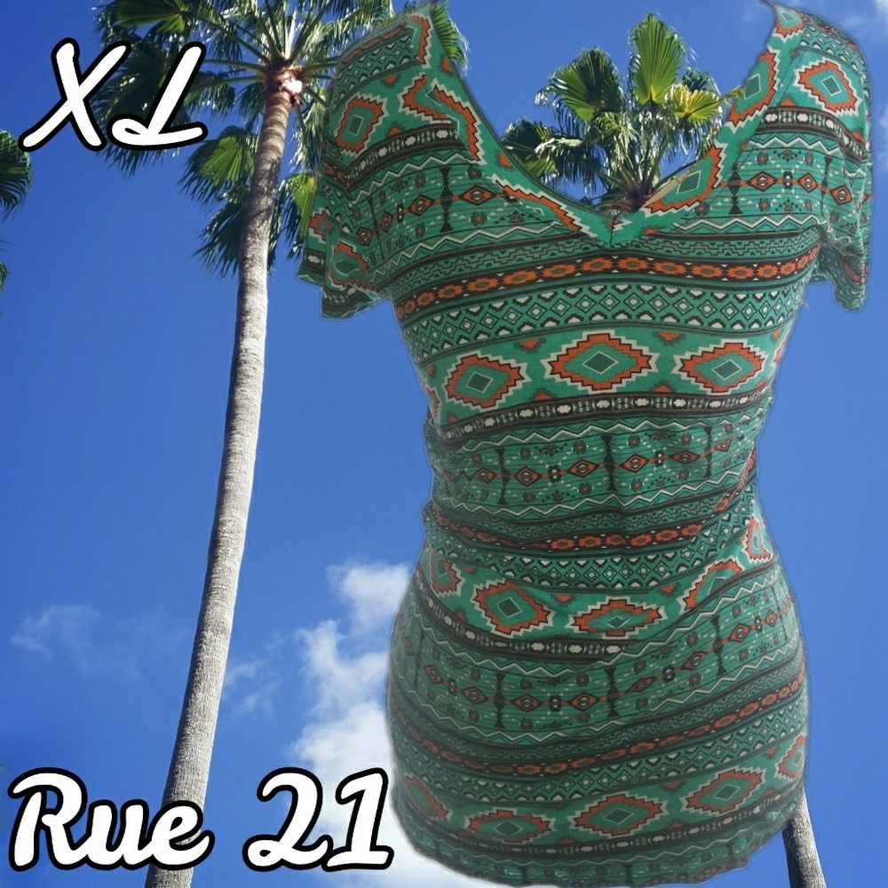 Rue 21 V-neck Short Sleeve Top or Tee. Sz L/XL.