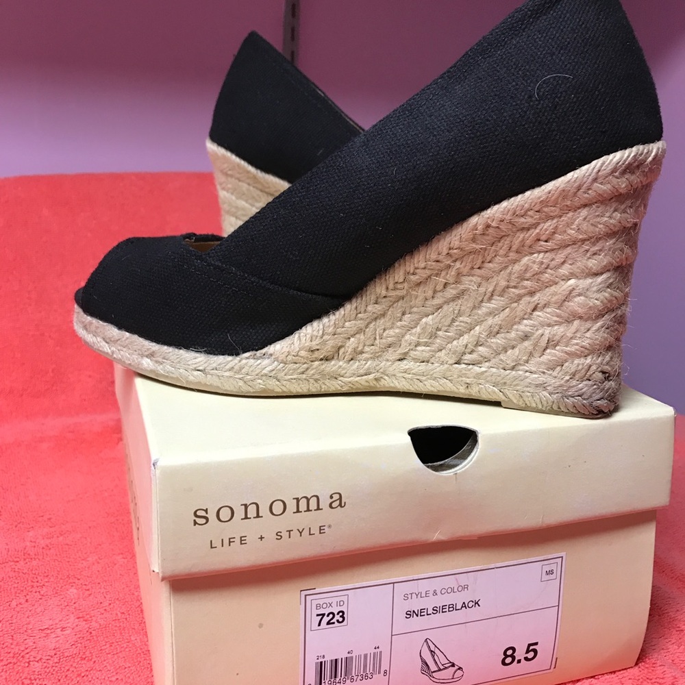 Black wedge