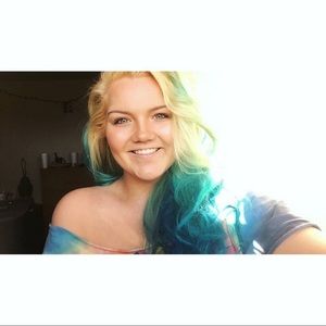 Meet your Posher, Mya