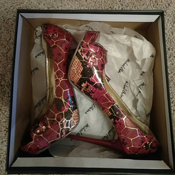 Stunning Michael Antonio Red Snake High Heels NWOT - Picture 3 of 5