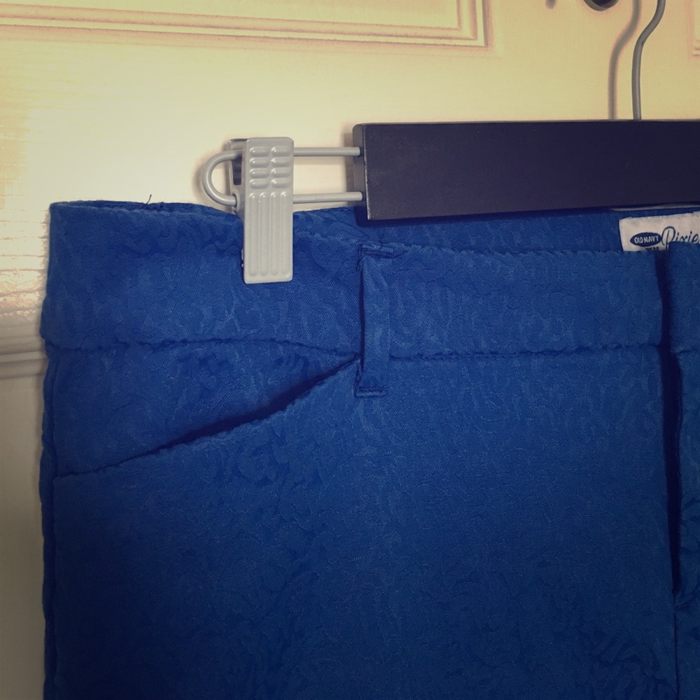 Cobalt blue textured crops