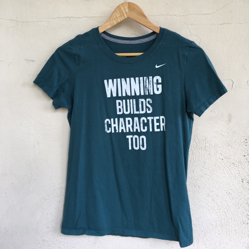 SOLD ‼️ Nike Graphic Tee