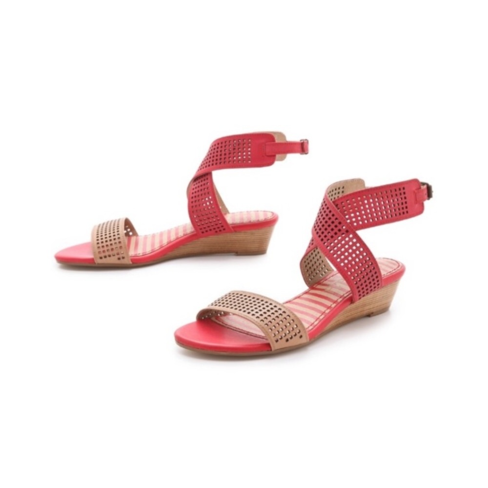 Splendid two toned leather wedge sandals.