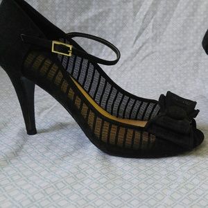 Cute black bow heals