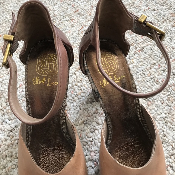 BNWOT ❤️ ELLIOT LUCCA platform heels - Picture 3 of 5