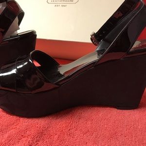 Black wedge shoe