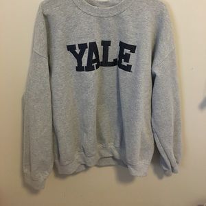Yale Swaetshirt