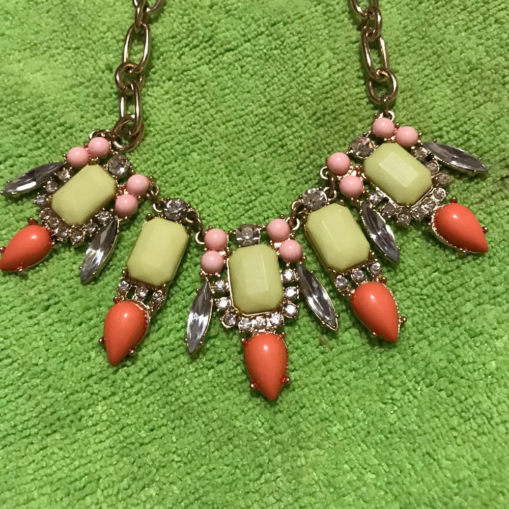 Pretty ladies necklace
